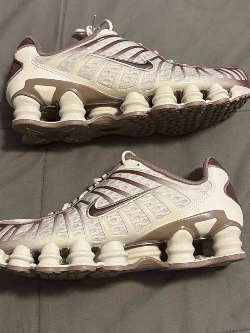 Nike Shox - Women Size 10